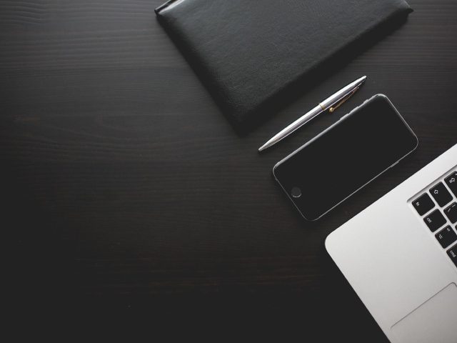 Avis Mailchimp : pertinence pour newsletters, limites tarifaires