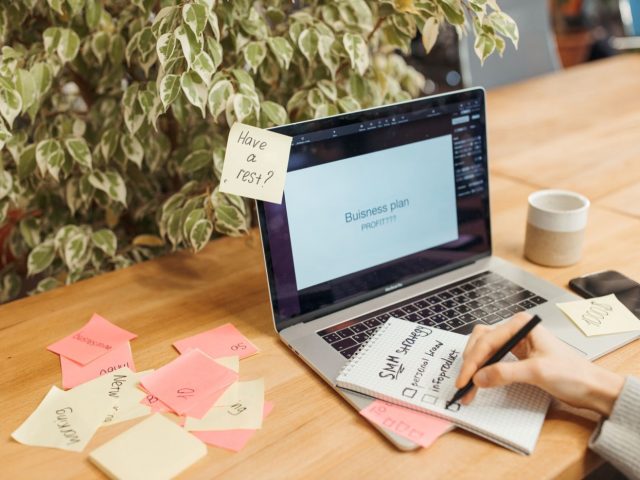 Notion vs Evernote pour gérer notes et processus