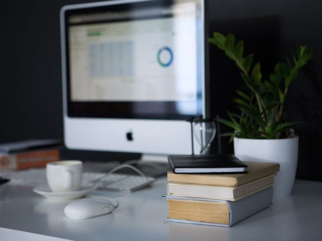 Retards de paiement : Comment protéger votre entreprise des risques avec des clients français ?