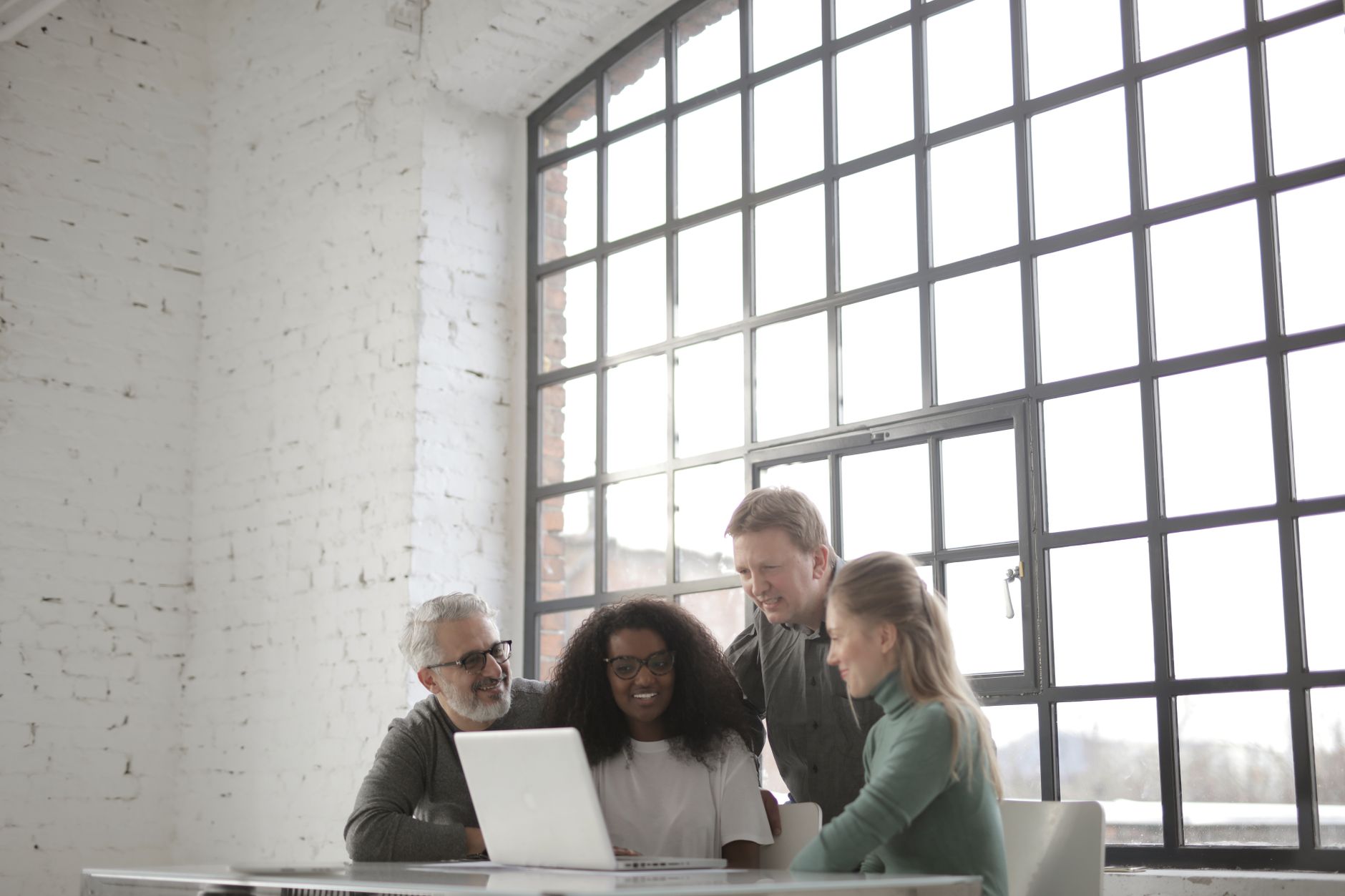 Comment les petites entreprises peuvent-elles utiliser ChatGPT pour atteindre de nouveaux clients ?