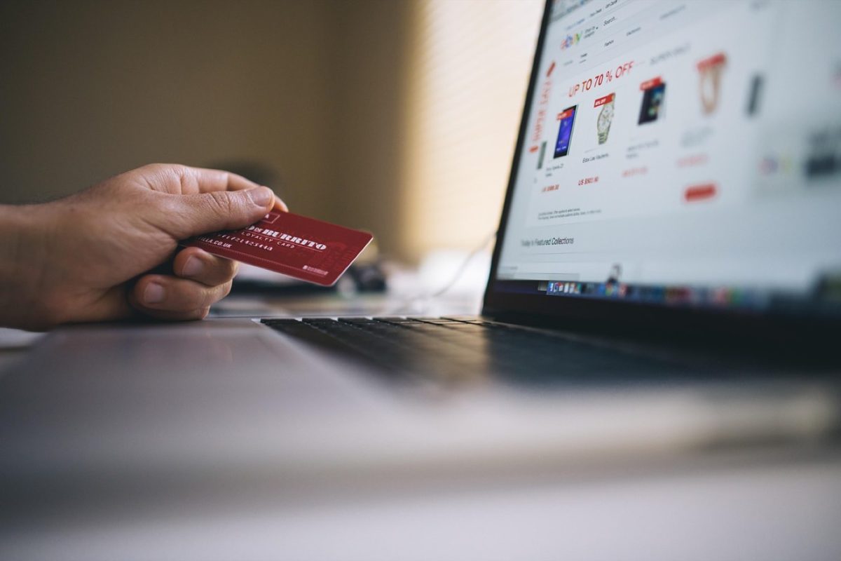 Stripe ou PayPal : quelle solution pour accepter des paiements ?