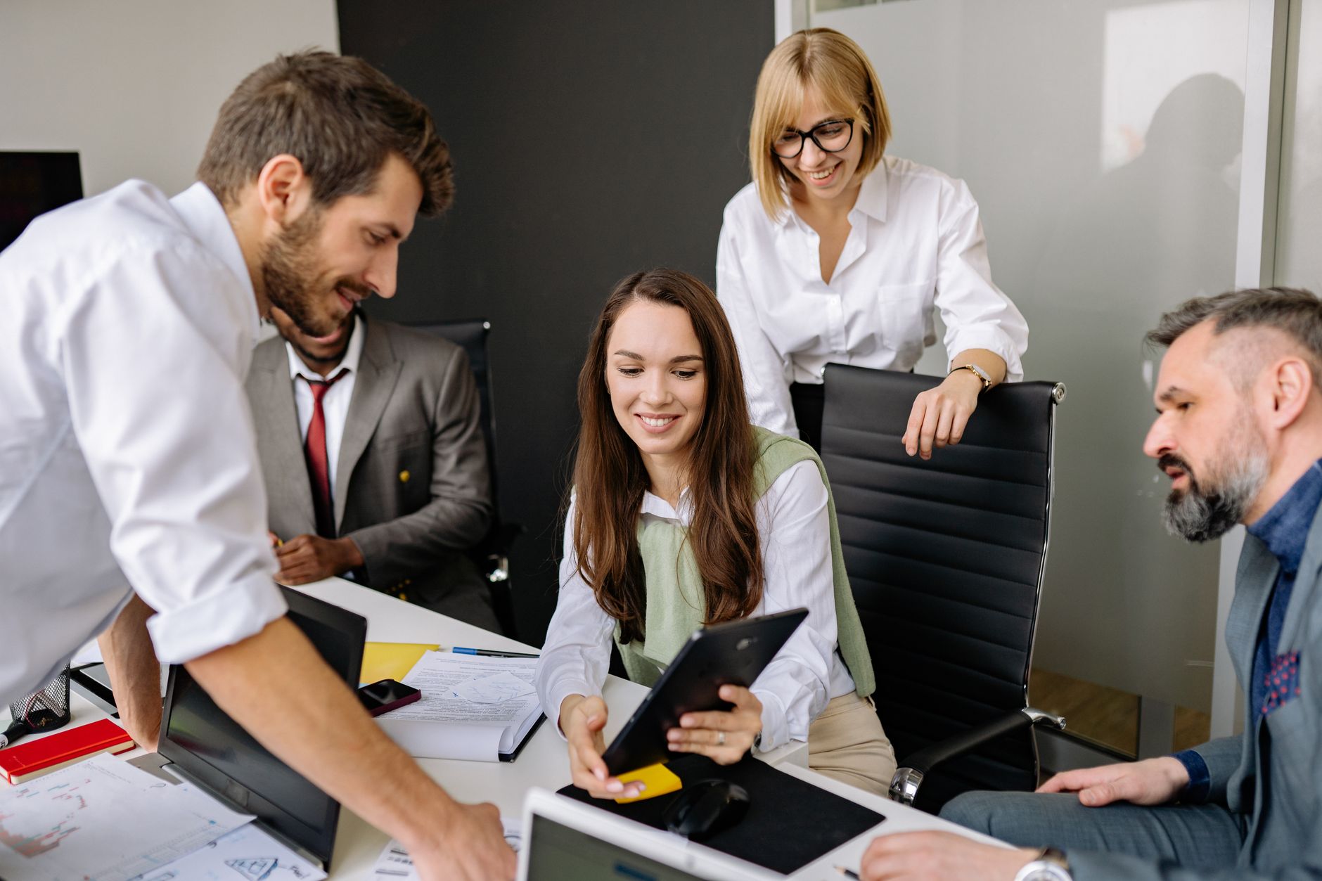 Comment les nouvelles fonctionnalités des CRM peuvent-elles améliorer la gestion de votre entreprise ?