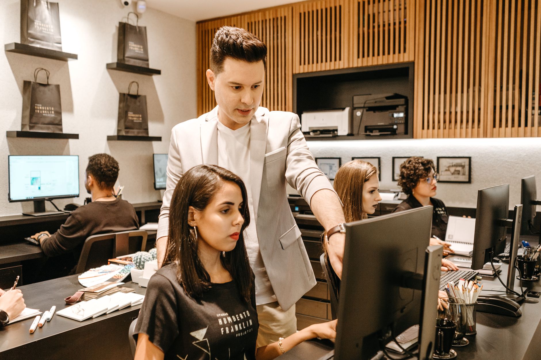 Comment les petites entreprises peuvent-elles utiliser ChatGPT pour atteindre de nouveaux clients ?